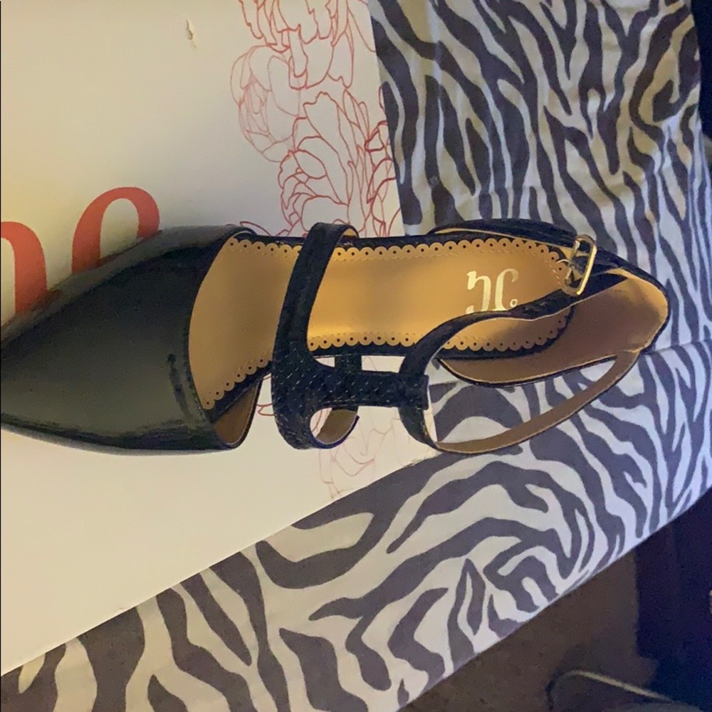Shoes - Picture 2 of 3